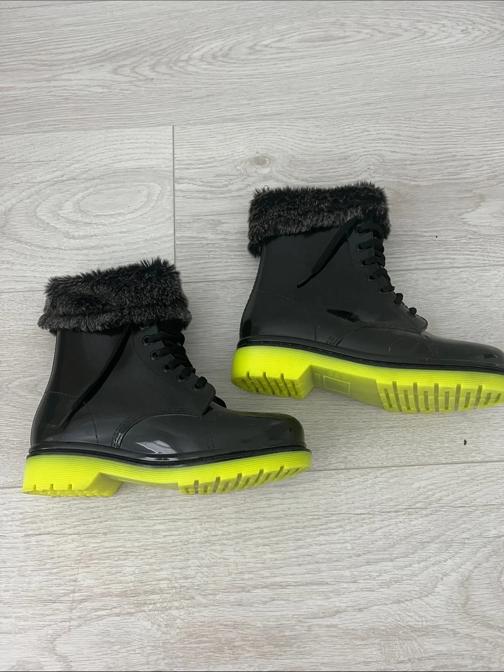 Black Faux-Fur Trim Lace-Up Winter Boots